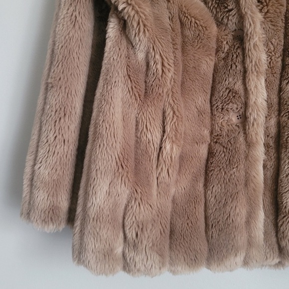 Suzy Shier Faux Fur Coat - Picture 5 of 6